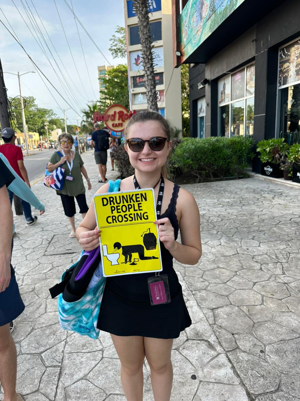 Home 3 Cozumel Cantinas Local Bar Experience
Authentic Cozumel Bar Hop
Local Cantinas and Island Flavors
Traditional Cantinas of Cozumel